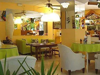 Hostal Altamar Almuñécar 2*,
